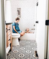 Pin By Amy Hayson On Our Beautiful World Small Bathroom Remodel Small Bathroom Bathrooms Remodel