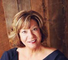 Christine Cribb's Instagram, Twitter & Facebook