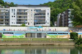 Ambiance Estivale A La Piscine Port Joint De Besancon Macommune Info
