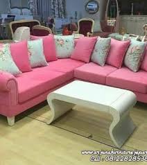 Pada contoh gambar di atas, bisa dilihat bahwa set meja kursi selain itu, kursi tersebut juga memiliki desain yang unik yaitu mempunyai peruntukan sebagai rak buku. Terbaik Model Kursi Pojok Minimalis Terbaru Ideku Unik