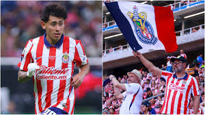 Santiago Sandoval presume el peso de la afición de Chivas: 
