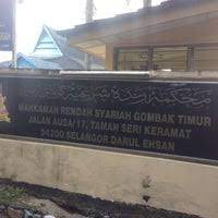 Puteri sarah, 35, dikatakan hadir dengan ditemani seorang wanita yang didakwa ibu mentuanya. Foto Di Pejabat Agama Islam Daerah Gombak Setiawangsa