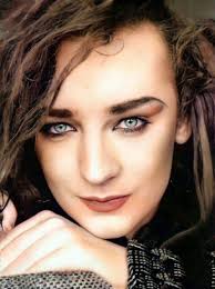 Press... Double page today in THE DAILY MIRROR . UK