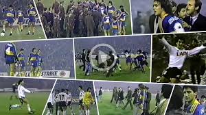 Boca juniors vs sporting cristal faltando 4 minutos, el juez expulsó a todos los jugadores menos a sánchez y meléndez de boca juniors y rubiños peñarol vs grêmio en la final de 1983, con fuertes incidentes al final del partido ente los integrantes de los planteles. A 29 Anos De Una Batalla Historica El Relato En Primera Persona Del Bochornoso Colo Colo Boca Y El Trofeo De Guerra Que Se Llevo El Xeneize Infobae