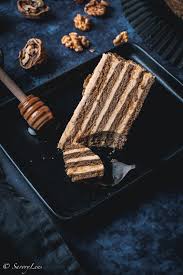 Die typischen grundteige wie rührteig, biskuitteig und mürbeteig, lassen sich aus. Medovnik Tschechischer Honigkuchen Savorylens