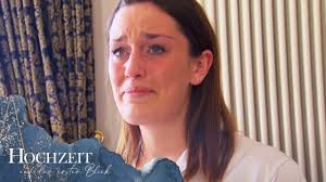 Darüber hinaus haben emily und robert bereits ernste beziehungsschwierigkeiten, während wiebke und norbert sich auf einer neuen ebene kennenlernen. Lampenfieber Beim Getting Ready Brechen Emily Robert Ab Hochzeit Auf Den Ersten Blick Sat 1 Youtube