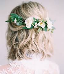 And simply making the preliminary decision of whether you want to wear it down, up, or somewhere in the middle can be mildly frustrating. 17 Gorgeous Half Up Half Down Wedding Hairstyles Onefabday Com