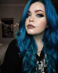 Blue Haired Babe Ashkmakeup Used The New Suavecita Brush Tip Eyeliner On The Eyes And Topped Her Lips With Dauntless Eyeshadow Blue Blue Hair Hair Inspiration