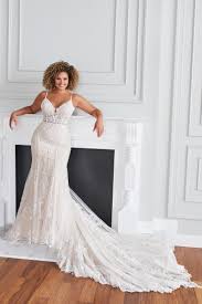 The mermaid style is the sexiest silhouette. Fall 2021 Wedding Dresses Martin Thornburg Lucerne
