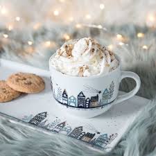 Plat A Cake En Porcelaine Blanche Motifs A Pois Chocolat Chaud Gourmand Pour Un Hiver Cosy Slow Life Hygge Et Scandinave La In 2020 Cocoa Tea Cute Mugs Gourmet Recipes