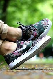 352 free vector graphics of flower pattern. 50 Ways To Wear Floral Patterns Prints Modern Men S Guide
