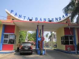 Anda bisa menikmati kamping di pulau panjang ini Asyiknya Berlibur Ke Pantai Bandengan Jepara