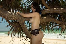 Nora Rose Tropical Island Nude Muse - Curvy Erotic