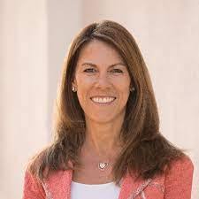 Amy Strahan's Instagram, Twitter & Facebook