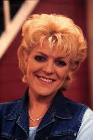She attended the revius college in doorn and graduated in 2002. Kees Co 8x02 Simone Kleinsma Trakt Tv