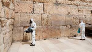 En la ciudad vieja de jerusalén, a pocos metros del muro de los lamentos, arqueólogos israelíes descubrieron un pequeño complejo subterráneo de unos 2000 años de antigüedad.el hallazgo se. Israel Reabrio El Muro De Los Lamentos Bae Negocios