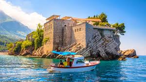 It has a coast on the adriatic sea to if we had to describe the european country of montenegro with only two words, those words are. Montenegro Rustet Als Urlaubsland Auf Nachrichten Hogapage