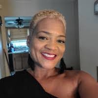 Lisa Carvin's Instagram, Twitter & Facebook