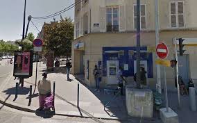 Plan d'accès lcl mont de marsan. Excede Par Une Cliente Raciste Un Banquier Detourne 380 000 Euros De Ses Comptes