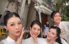 Hình ảnh đầu tiên trong lễ ăn hỏi của Bình An