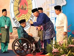 Tun abdul hamid bin mohamad ssm (1943 18 nisan doğumlu) emekli olduğu malezyalı beşinci olarak görev avukat malezya baş adalet. Najib Razak Tun Abdul Hamid Mohamad Mantan Ketua Hakim Facebook