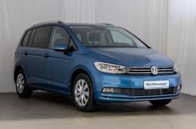 Leggi la scheda tecnica e scopri il prezzo, la potenza, i consumi, le motorizzazioni, le dimensioni, gli allestimenti, i test e le risposte alle domande più frequenti. Vw Touran Eu Neuwagen Jutten Und Koolen