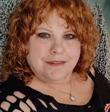 Julia Shafer's Instagram, Twitter & Facebook