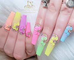 Diseños vistosos para ocasiones especiales, sácale provecho a estas galerías de imágenes de uñas en. Pin De Olivet Priego En Unas Disenos De Unas Con Purpurina Unas Con Relieve Unas De Acrilico Elegantes