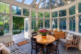Great place as for dining as for reading. 20 Amazing Sunroom Designs