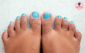 Kulit kaki kering bengkak dan hitam. 4 Cara Mengatasi Kulit Kaki Kering Dan Pecah Pecah Nona Hitam Pahit