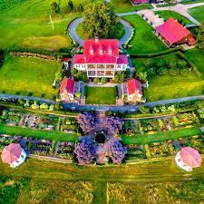 The Grandest Manor In Arkansas Is Now Open For Tours And You Ll Want To Visit Smith Gardens P Allen Smith Allen Smith