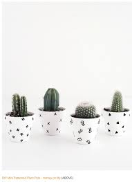 Black And White Pots Diy Fallfordiy Com Plant Pot Diy Diy Room Decor Painted Terra Cotta Pots
