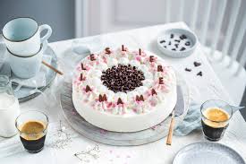 Der kalte kuchen wird in scheiben geschnitten. Buchstaben Torte Zum Muttertag Rezept Zur Kostenlosen Anleitung