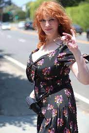 Pin By Paun Petrov On Christina Hendricks Hot Images Christina Hendricks Beautiful Christina Pretty Redhead