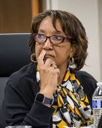 Donna Shipton's Instagram, Twitter & Facebook