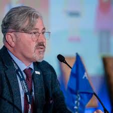 Glynn Robinson stepping down as Secretary