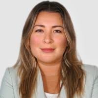 Laura Patino's Instagram, Twitter & Facebook