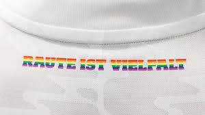 Was reitet den hsv, sein eigenes wappen falsch zu bezeichnen und die drin enthaltenen drei figuren für eine zu halten??? Hamburger Sv Trikot News Nordklub Prasentiert Spezielles Sondertrikot Fussball News Sky Sport