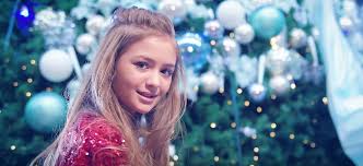 Theea miculescu, catalin dascalu orchestratie: Iuliana Beregoi LanseazÄ Un Altfel De Colind Vezi AlÄturi De Cine Apare In Videoclip Ea Md