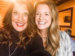 Gina Reeves's Instagram, Twitter & Facebook