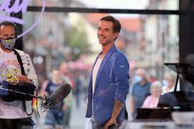Maybe you would like to learn more about one of these? Schlager Florian Silbereisen Fotos Zeigen Wer Ihn Jetzt Zum Lachen Bringt Gala De