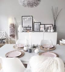 Pin Von Noelene Montebello Auf Home Sideboard Dekoration Wohnung Wohnung Wohnzimmer Und Zimmerdekoration