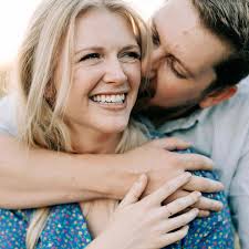 We had Summer family photos taken earlier this year by @loraandted and we  decided to make it even more memorable by having them taken