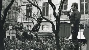 Figura incontornável e indissociável do 25 de abril de 1974, salgueiro maia, como se tornou conhecido, foi um dos distintos capitães do exército português que liderou as forças revolucionárias durante a revolução dos cravos. Capitao De Abril Reeditado Nos 70 Anos De Salgueiro Maia Cultura Correio Da Manha