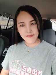 Esther Ang's Instagram, Twitter & Facebook