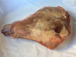X staff notre équipe de rédacteurs et de chercheurs qualifiés a rédigé cet article et l'a validé pour son exactitude et sa portée. Transformation Cuissot De Sanglier En Jambon Cru De Sanglier Videos Chasse Peche Com