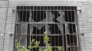 There have been frequent prison breaks in nigeria in recent times, most notably in edo where nearly 2,000 inmates bolted out of a prison facility in benin. 7nb4gx 7ribeum