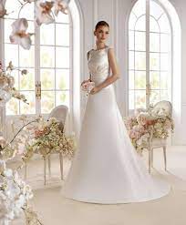 Disegnare abiti da sposa è probabilmente più semplice e spesso più gratificante che disegnare abiti da giorno. Gli Abiti Da Sposa Piu Belli Per Seconde Nozze Foto Nanopress Donna