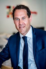 We want to foster planetary fund managers fit for the future”