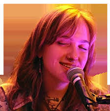 Lara Grant's Instagram, Twitter & Facebook